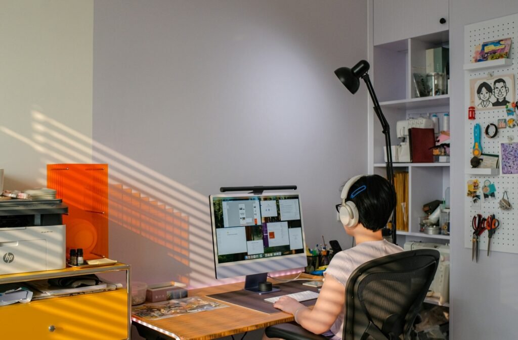 Freelancer on a video call, negotiating rates and learning to say no to underpaid work