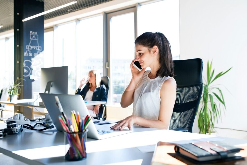 Professional reviewing a confidentiality clause in a freelance contract